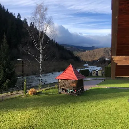 River House Apartment Yaremche