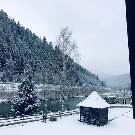 アパート River House