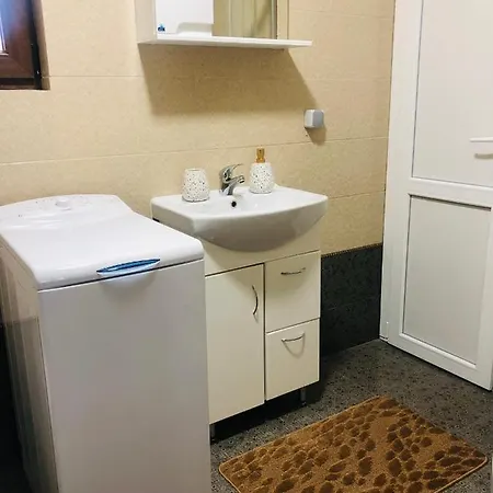 River House アパート *