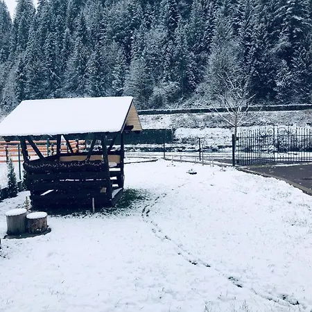 River House Γιαρέμτσε