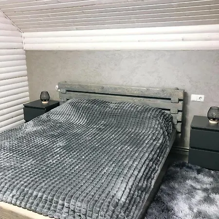River House * Γιαρέμτσε